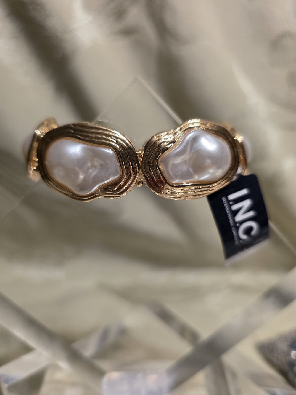 #987 Gold Pearl Link Bracelet - Elegant Women’s Jewelry - Picture 2 of 4
